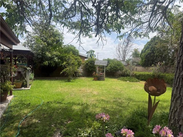 17637 Pinedale, Fontana, CA 92335