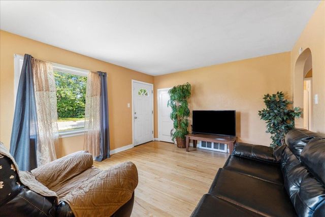 1123 S FISK STREET, Green Bay, WI 54304