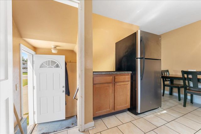 1123 S FISK STREET, Green Bay, WI 54304