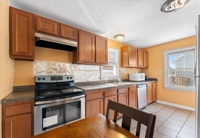 1123 S FISK STREET, Green Bay, WI 54304