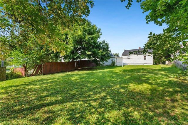1123 S FISK STREET, Green Bay, WI 54304