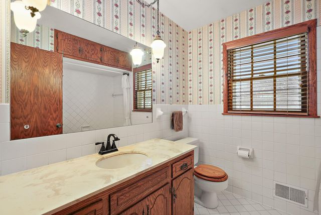 3221 Ensign Avenue N, New Hope, MN 55427