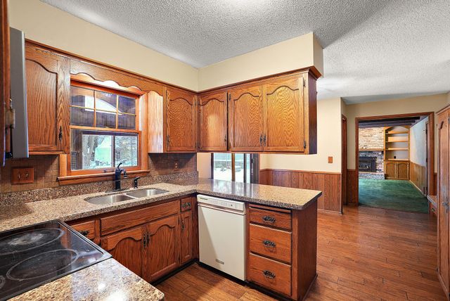 3221 Ensign Avenue N, New Hope, MN 55427