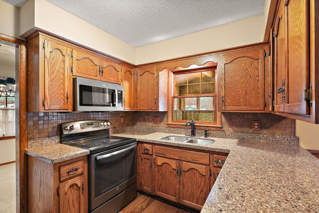 3221 Ensign Avenue N, New Hope, MN 55427