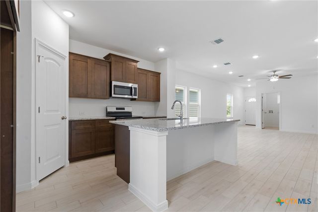 385 Dobson, Killeen, TX 76542