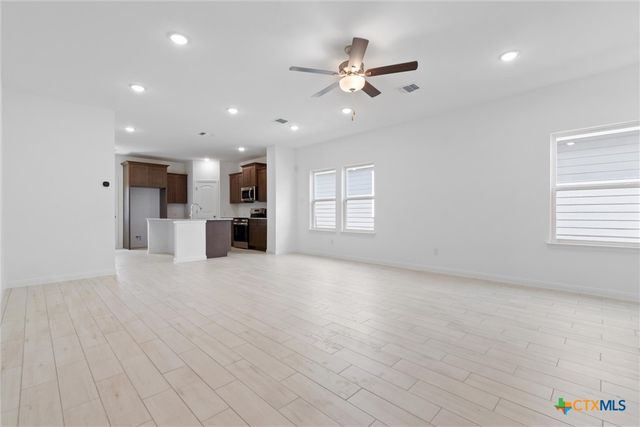 385 Dobson, Killeen, TX 76542
