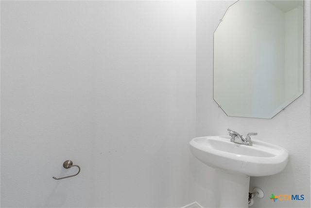 385 Dobson, Killeen, TX 76542