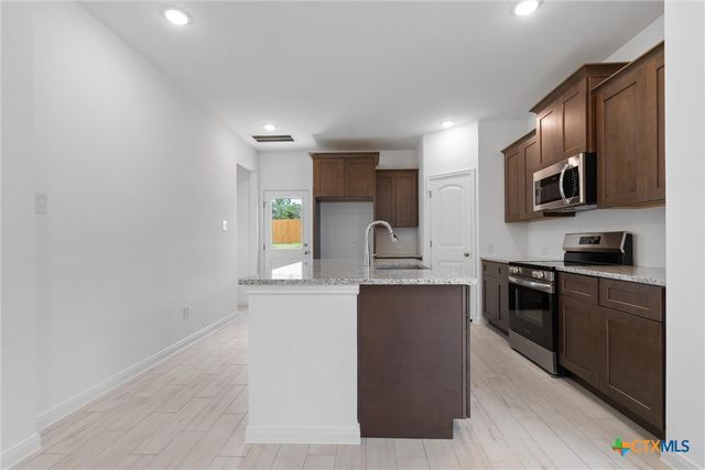 385 Dobson, Killeen, TX 76542