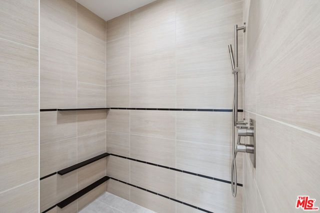 505 S Barrington Avenue 104, Los Angeles, CA 90049