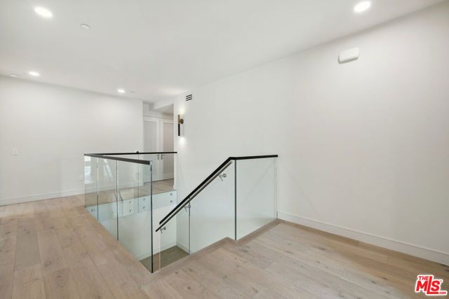 505 S Barrington Avenue 104, Los Angeles, CA 90049