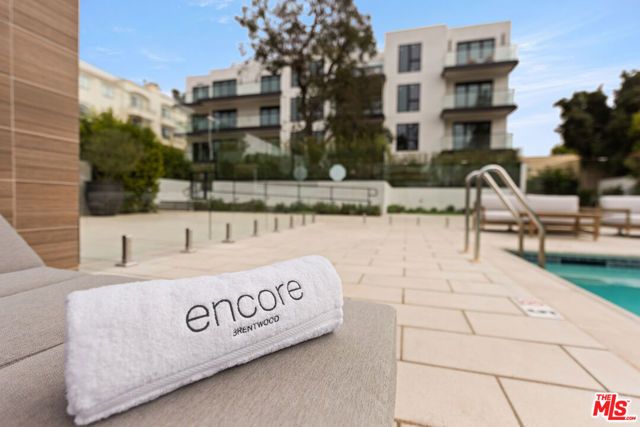 505 S Barrington Avenue 104, Los Angeles, CA 90049