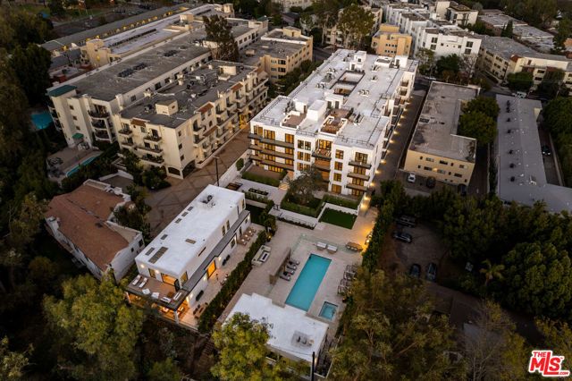 505 S Barrington Avenue 104, Los Angeles, CA 90049