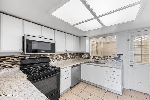 1750 E Avenue Q14 17, Palmdale, CA 93550