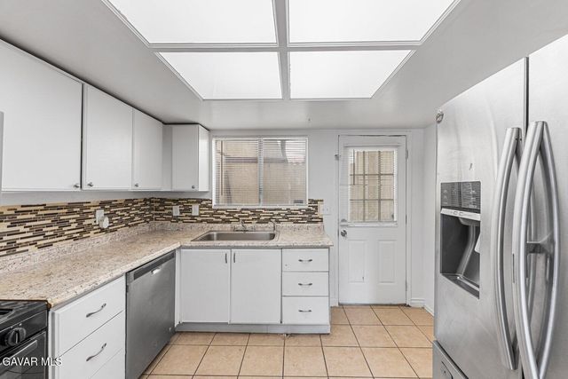 1750 E Avenue Q14 17, Palmdale, CA 93550
