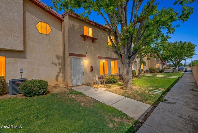 1750 E Avenue Q14 17, Palmdale, CA 93550