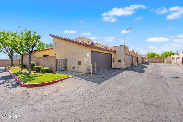 1750 E Avenue Q14 17, Palmdale, CA 93550