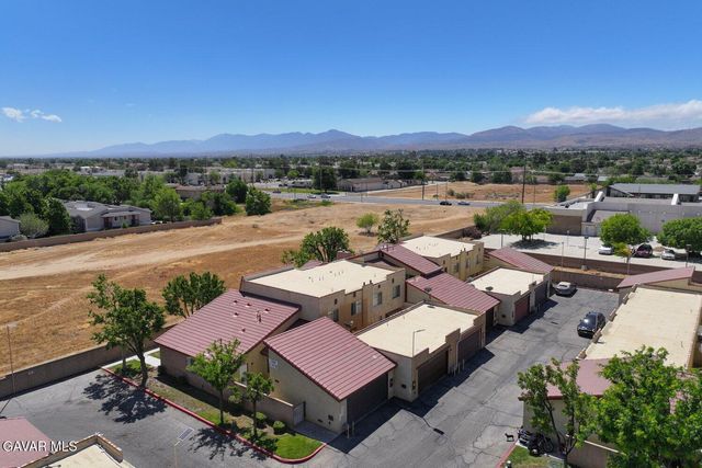 1750 E Avenue Q14 17, Palmdale, CA 93550