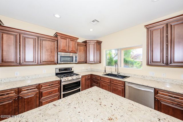 3560 E Silver Buckle Place, Tucson, AZ 85739