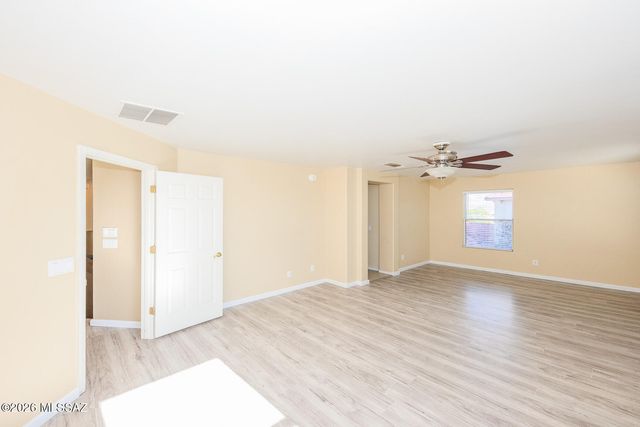 3560 E Silver Buckle Place, Tucson, AZ 85739