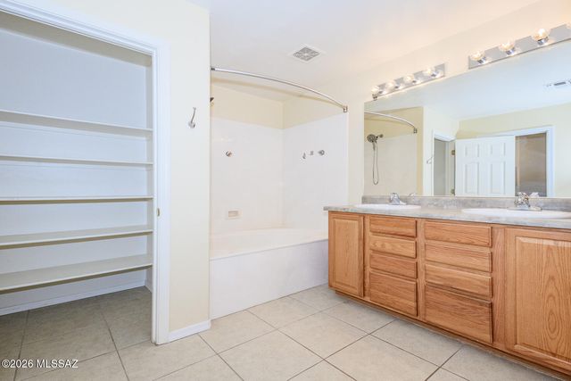 3560 E Silver Buckle Place, Tucson, AZ 85739