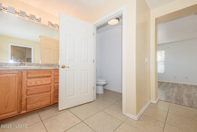 3560 E Silver Buckle Place, Tucson, AZ 85739