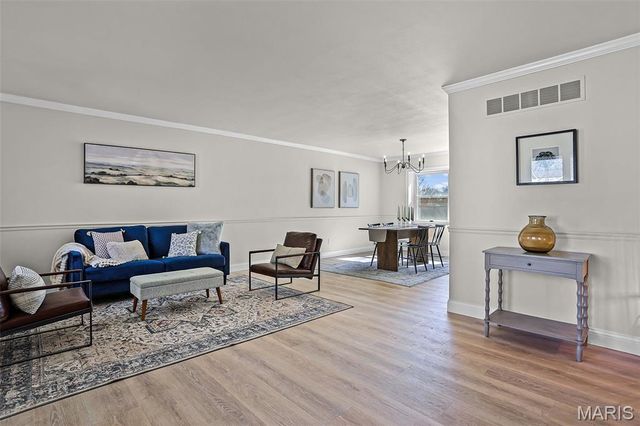 2007 Willow Lake Drive, Chesterfield, MO 63017