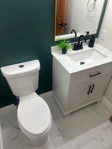 2007 Willow Lake Drive, Chesterfield, MO 63017