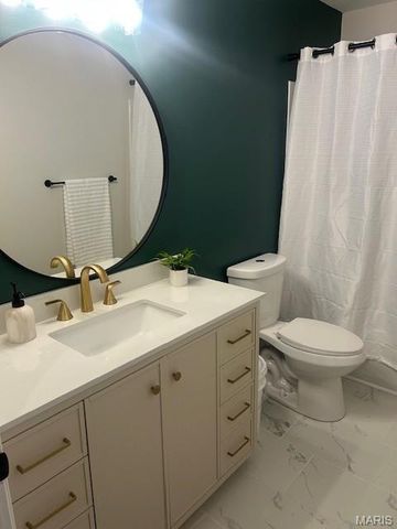 2007 Willow Lake Drive, Chesterfield, MO 63017