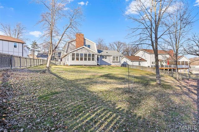 2007 Willow Lake Drive, Chesterfield, MO 63017