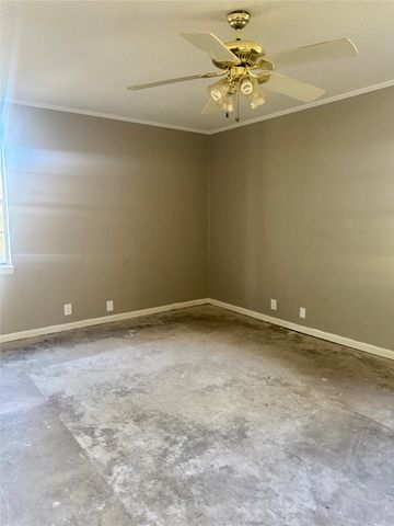 545 26th Street SE, Paris, TX 75460