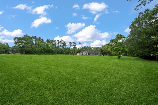 200 Chris Lane, Shepherd, TX 77371