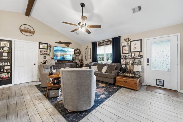 200 Chris Lane, Shepherd, TX 77371