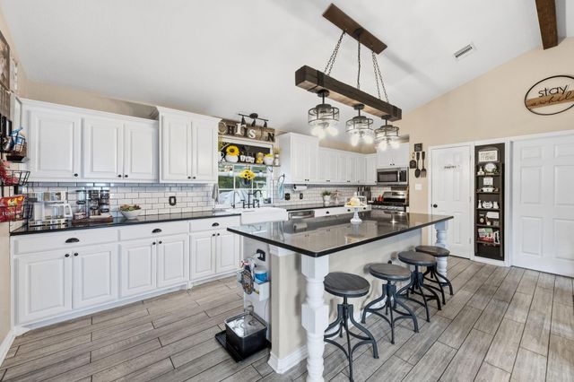 200 Chris Lane, Shepherd, TX 77371