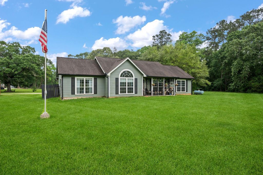 200 Chris Lane, Shepherd, TX 77371