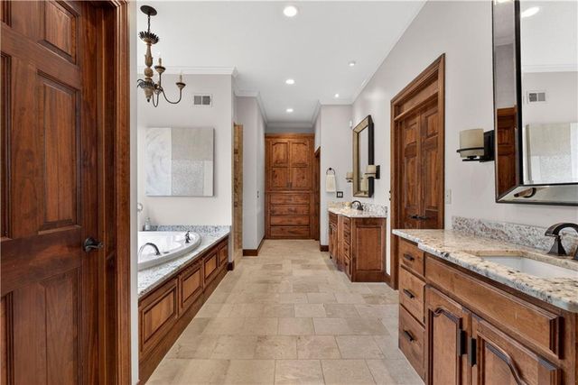 3604 W 153rd Street, Leawood, KS 66224