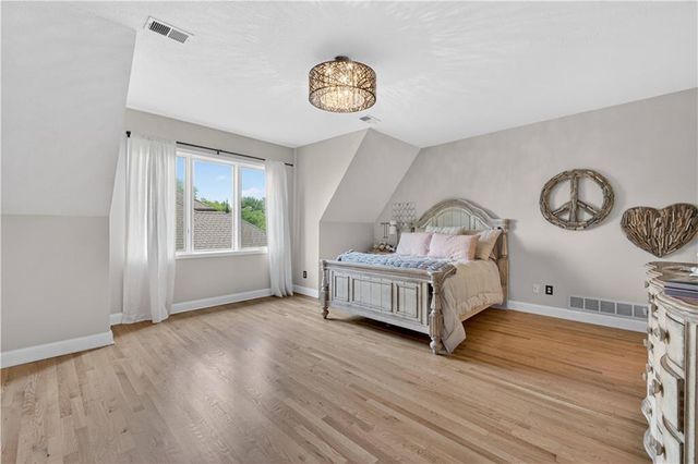 3604 W 153rd Street, Leawood, KS 66224