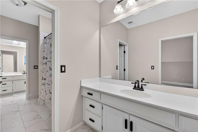 3604 W 153rd Street, Leawood, KS 66224