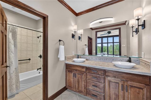 3604 W 153rd Street, Leawood, KS 66224