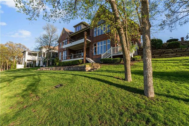 3604 W 153rd Street, Leawood, KS 66224