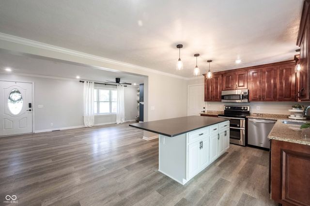 9861 Oakleaf Way, Mccordsville, IN 46055