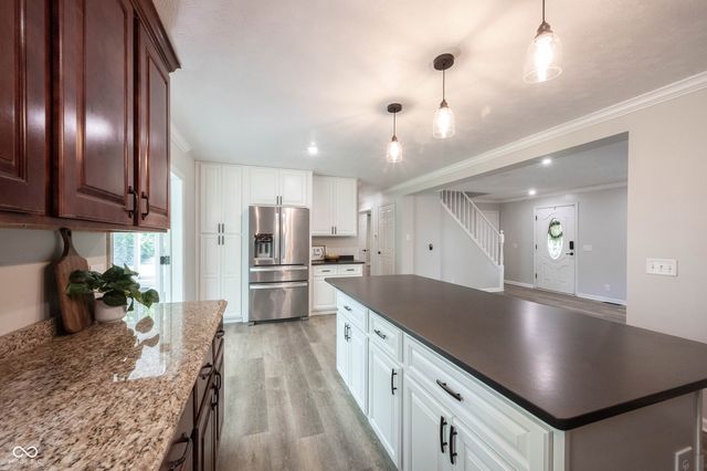 9861 Oakleaf Way, Mccordsville, IN 46055