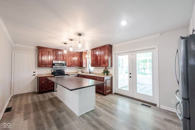 9861 Oakleaf Way, Mccordsville, IN 46055