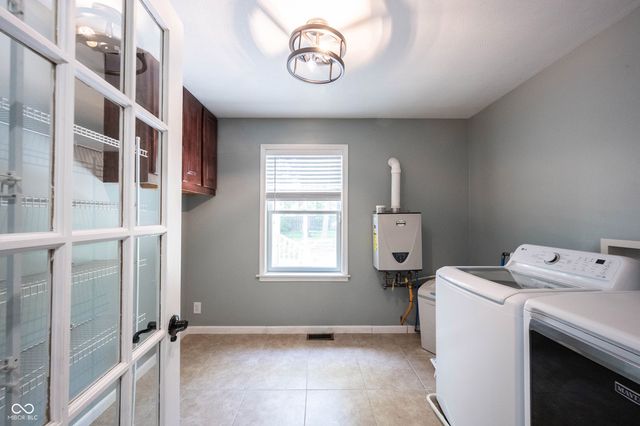 9861 Oakleaf Way, Mccordsville, IN 46055