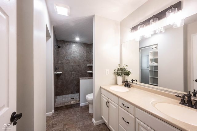 9861 Oakleaf Way, Mccordsville, IN 46055