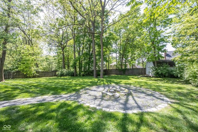 9861 Oakleaf Way, Mccordsville, IN 46055