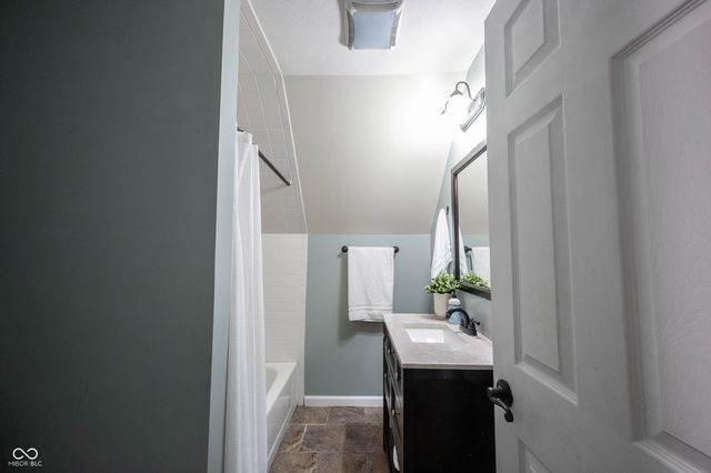 9861 Oakleaf Way, Mccordsville, IN 46055