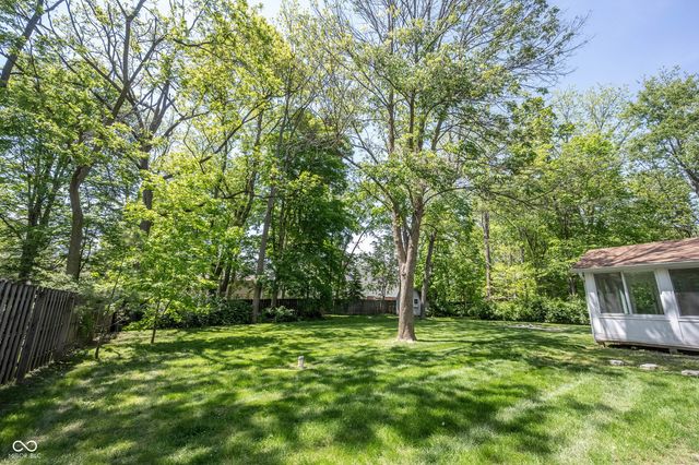 9861 Oakleaf Way, Mccordsville, IN 46055