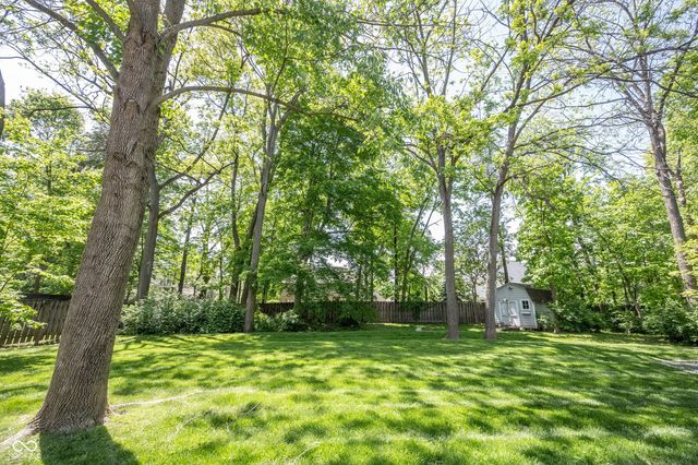 9861 Oakleaf Way, Mccordsville, IN 46055