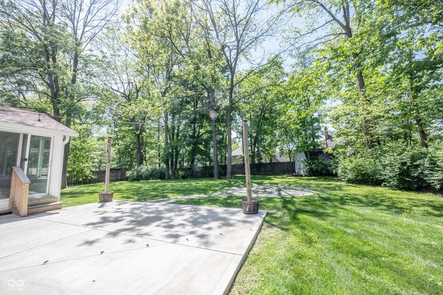 9861 Oakleaf Way, Mccordsville, IN 46055