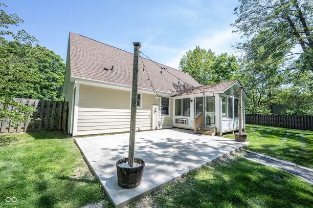 9861 Oakleaf Way, Mccordsville, IN 46055